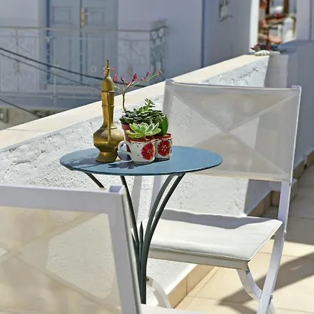 A Sea-licious Vacation - Chic & Style In Hydra
